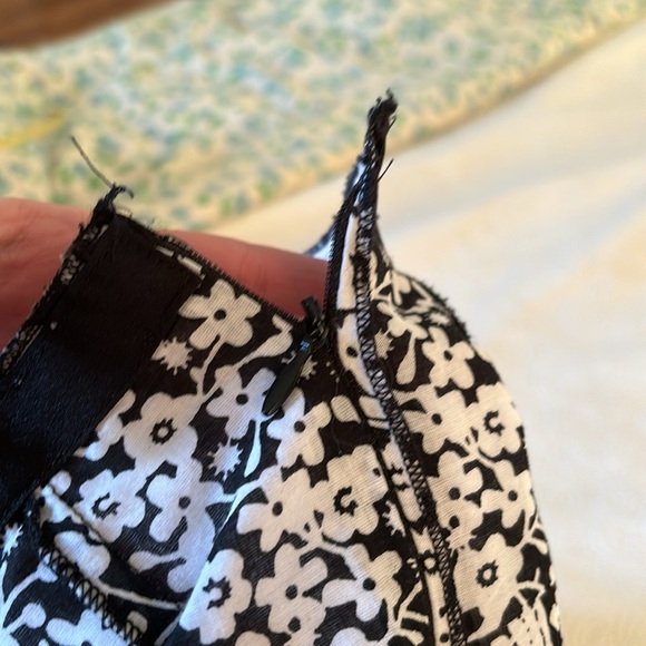 Black & White Pleated Skirt - Picture 5 of 6